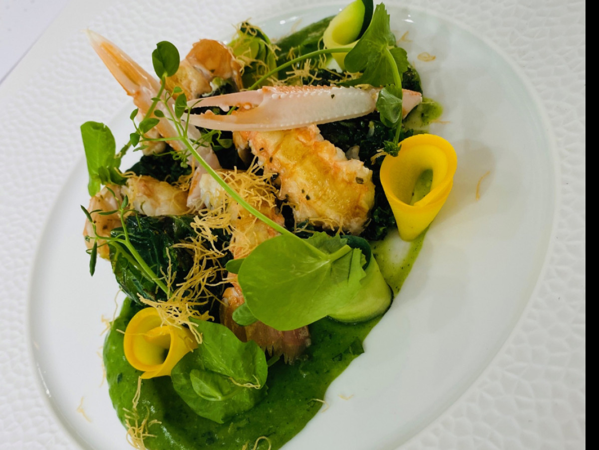 Entrée - Langoustine snakée, purée estragon gourgette et choux kales, sauce ricorée.jpeg