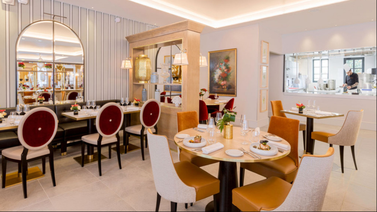 Hôtel Les Sept Fontaines Tournus - Le restaurant.jpg