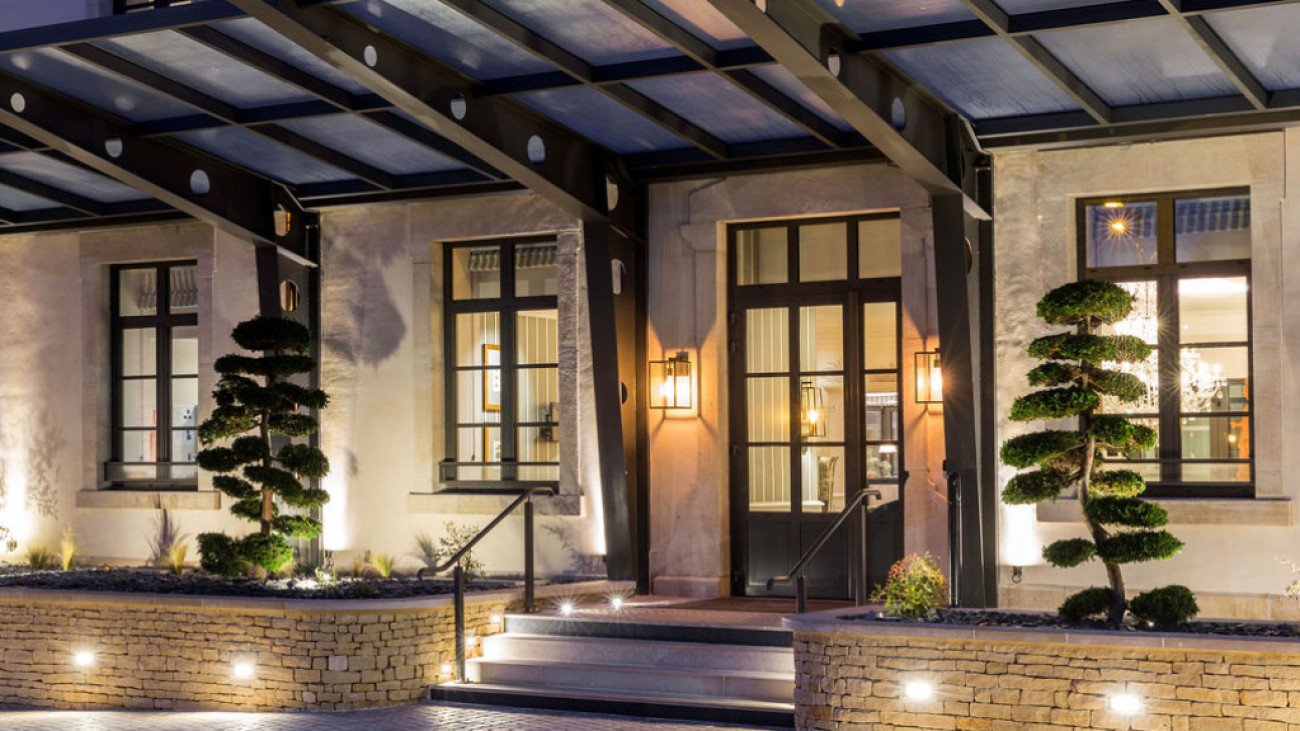 Hôtel Les Sept Fontaines Tournus.jpg